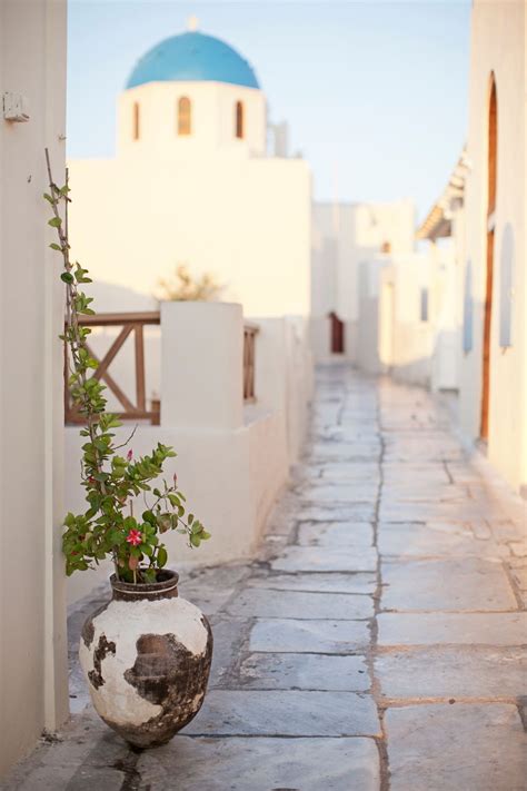 Foot Path In Oia Entouriste Greece Honeymoon Around The World In