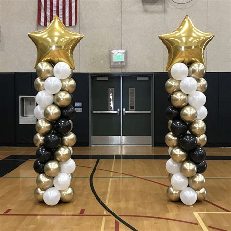 Balloons Columns For A Graduation Balloondecorations In 2020 Balloon