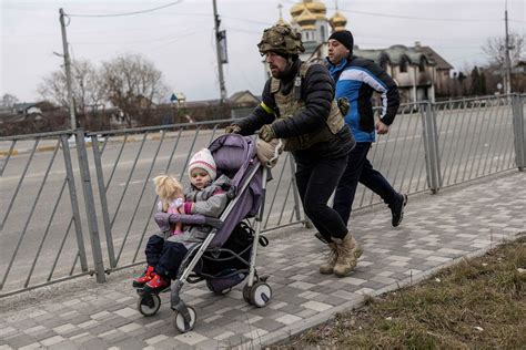 Wojna w Ukrainie Tak wyglądała ewakuacja Irpienia Ludzie zostawili