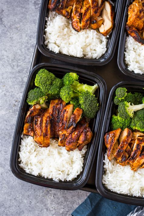 It wasn't until i moved in with john i didn't have any frozen broccoli and i was to lazy to go (back) to the store so i used up the rest of the spinach i had. 20 Minute Meal-Prep Chicken, Rice and Broccoli | Gimme ...