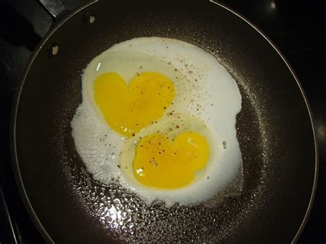 12 egg yolks, 500ml of olive oil. heart shaped egg yolk | How to cook eggs, Egg recipes ...