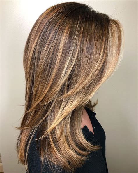 Blonde Highlights With Lowlights Hair Color Highlights Straight Hair With Highlights Peekaboo