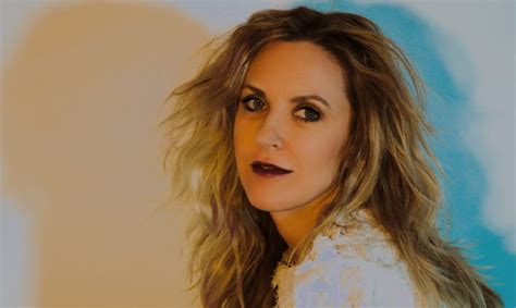 Best Liz Phair Songs 25 Great Tracks From The Indie Rock Pioneer