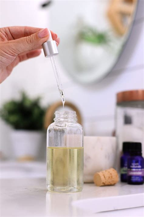 Always dilute essential oils adequately prior to applying them to your skin, scalp or hair. DIY Hair Growth Oil | Florida beauty | Fresh Mommy Blog