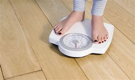 Weigh Yourself Every Wednesday To Lose Weight Say Experts Health