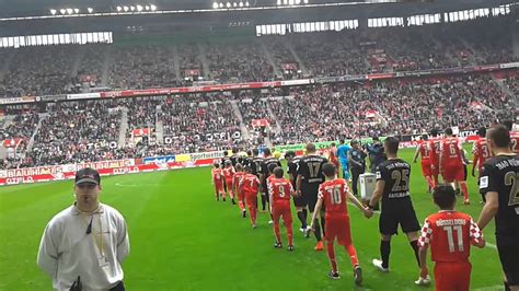 Fortuna düsseldorf, nickname as flingeraner are one of the teams in the 2. Fortuna Düsseldorf - 1860 Einlauf ins Stadion - YouTube