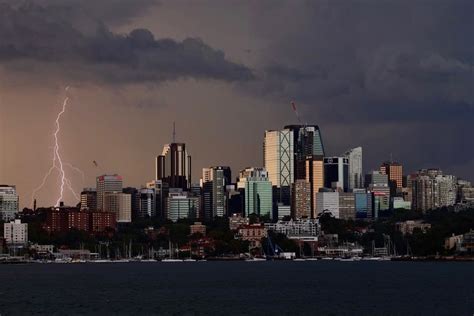 Storms Light Up Night Sky In Sydney Wollongong And Newcastle