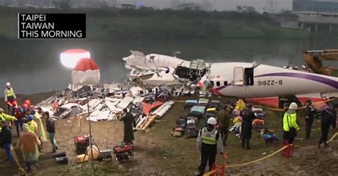 Image De Plage Taiwan Plane Crash Survivors