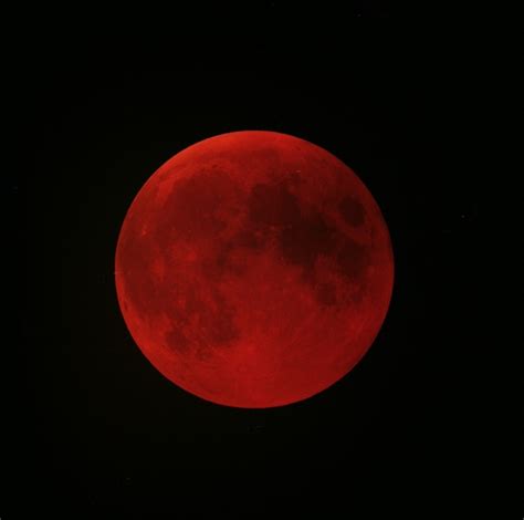 A total lunar eclipse, known as the super blood wolf moon, rises over san francisco, jan. Moon will turn blood red on Friday in longest lunar eclipse of the century
