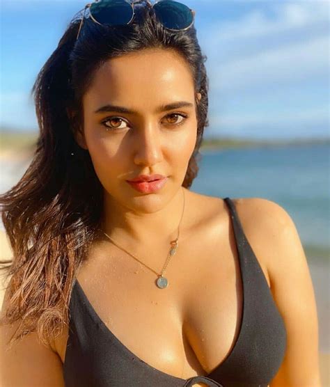 Neha Sharma Gorgeous Pictures Bollywood Hot Actress New Hot Sex Picture