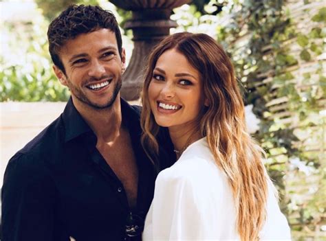 Caroline receveur et valentin, mister limousin lors de l'élection de mister france 2011, se une belle histoire d'amour entre caroline et valentin qui pourrait se concrétiser rapidement en mariage ! Caroline Receveur : on sait (enfin) quelle est la marque ...