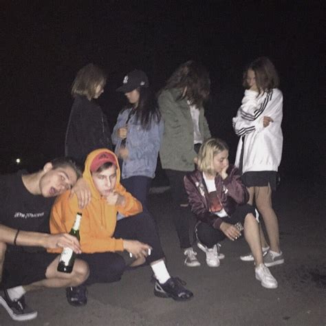 #wattpad #random a group of 5 girls debut in a kpop group called royalz. #grunge #teenagers #youth #party #free | Ahbaplar, Kızlar ...