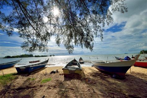 Not so many trees for picnics, plus limited parkings especially when the. dicas 7. Pescatore Beach Di Pantai Nelayan Fotografia Editoriale ...