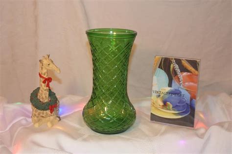 Vintage Hoosier 4086 Vase Beautiful Emerald Green Glass Hoosiers Diamond Pattern Flower Vases