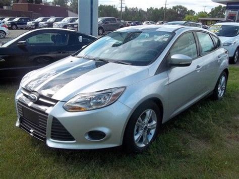 The exterior options that the make provides can satisfy many. Find new 2013 Ford Focus SE Hatchback 2.0L Custom Paint ...
