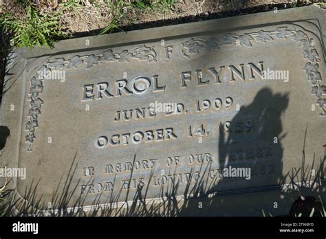 Glendale California Usa 21st November 2023 Actor Errol Flynn Grave In