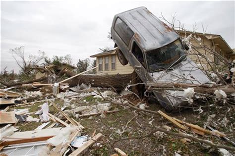 17 Killed As Tornadoes Rip Through Arkansas Oklahoma World News