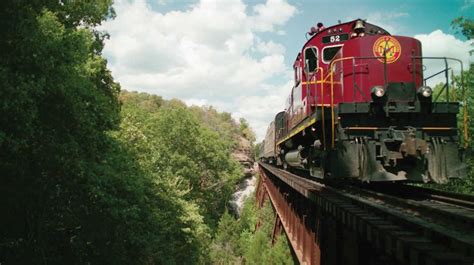 14 Best Train Rides For Spotting Fall Foliage In The South Relaxing