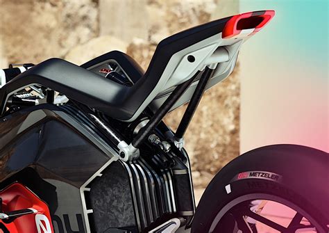 Bmws New Electric Motorcycle Could Be Frameless Autoevolution