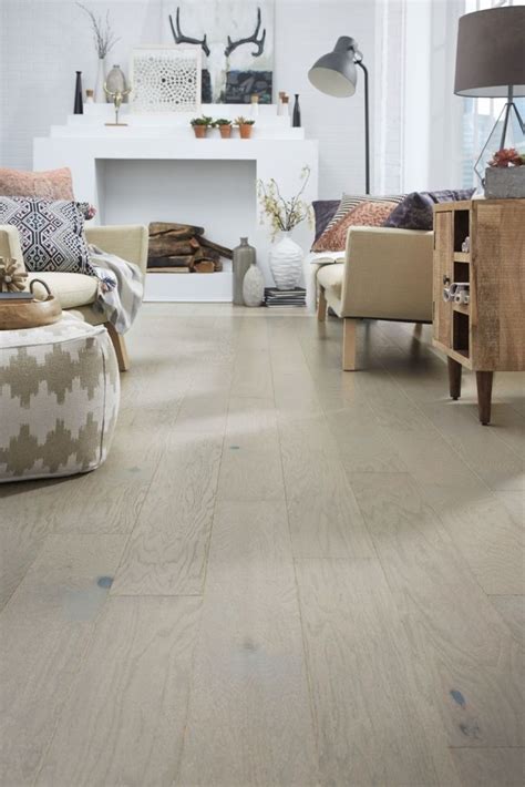 Just like vinyl plank flooring, it has a top layer that. 20 Brilliant Hardwood Vs Engineered in 2020 | Hardwood ...