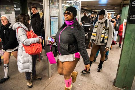 photos straphangers strip down for annual no pants subway ride in nyc abc7 new york