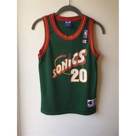 Because these items are custom made we can offer a vary range of all sizes are listed in inches, the chest size is the size of your chest, the jersey will be larger than shown for correct fit. Vintage Sonics Basketball Jersey - Payton 20 NBA - Retro ...