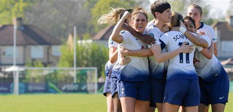 Karen Lifts Prestigious Lma Award Tottenham Hotspur