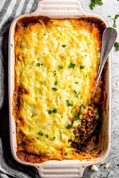 Shepherd's pie is a classic comfort food recipe that's healthy, hearty and filling. Shepherd's Pie Rezept - AlltagsKitchen