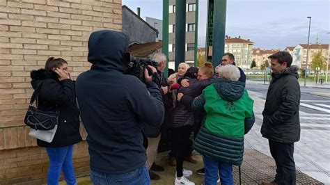 Paralizado El Desahucio De Una Mujer Y Su Hijo En Lugones Hasta Final