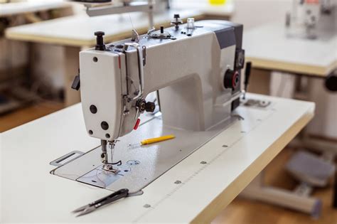 Best Industrial Sewing Machine Of 2024 Reviewed And Compared