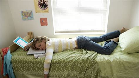Les étudiants Ne Dorment Pas Assez Ce Qui Augmente Leur Stress Le