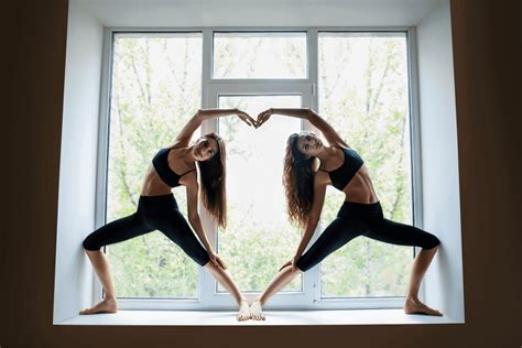 Partneryoga Die Besten Yogaübungen Zu Zweit Für Anfänger
