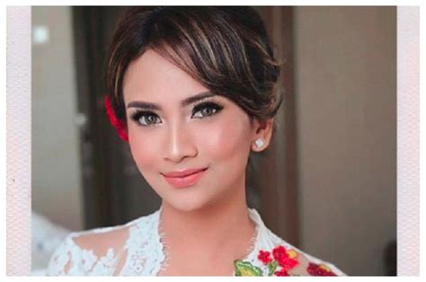 Polisi diduga memperkosa anak di bawah umur. Wanita Paling Cantik Di Indonesia Tapi Bukan Artis ...