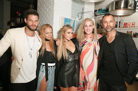 Paris Hilton Aby Rosen And Samantha Boardman Rosen Annual Dinner In Miami 121 2016 • Celebmafia