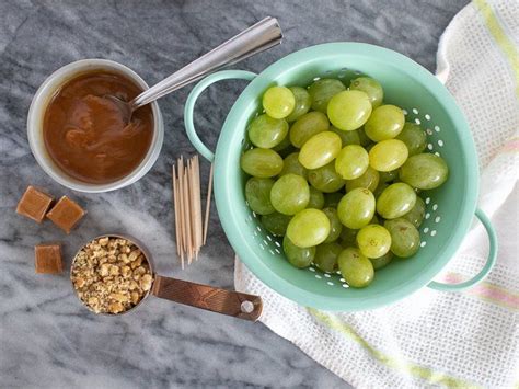 These Caramel Grapes Are Addictive And Less Messy Than Caramel Apples