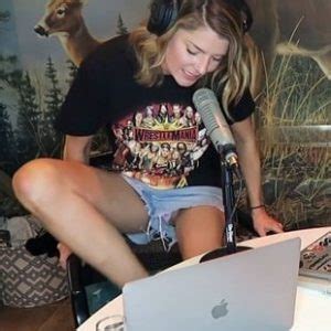 Grace Helbig Nude Pussy Slip Nude Celebrity Porn