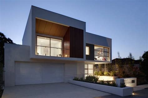 Modern Rectangular Shaped House Boasting Elegantly Joyful Interior