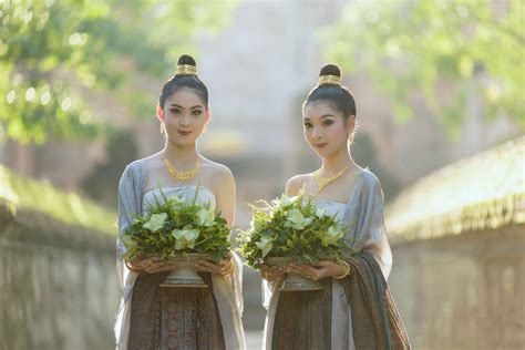 Beautiful Thai girl | Girl, Flower girl dresses, Thailand dress