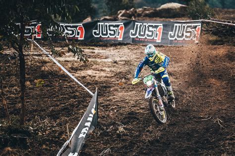 If you have a complaint about the editorial content which relates to. Hamish Macdonald: Another World Enduro Title! - Transmoto