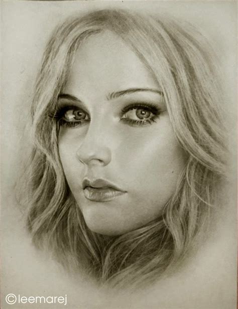 Realistic shading with charcoal and pencil. Pin van joan vonk op drawings( face's) | Portret schetsen ...