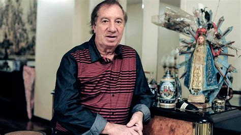 Bilardo coached maradona with the argentina national team, winning the 1986 world cup in mexico together, as well as at sevilla in the 1992/93 season. Carlos Bilardo dio positivo para coronavirus - Radio Mitre
