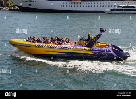 Thunder Jet Boat Oung Tourists Circular Quay Sydney Hi Res Stock
