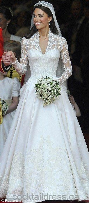 Das brautkleid von kate middleton wird häufig als moderne version der hochzeitskleider von grace kelly und cinderella beschrieben.2728. Kate Middleton Hochzeitskleid, die Herzogin von Cambridge ...