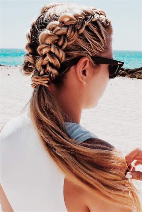 Cute And Easy Beach Hairstyles For The Summer Society19 Easy Beach
