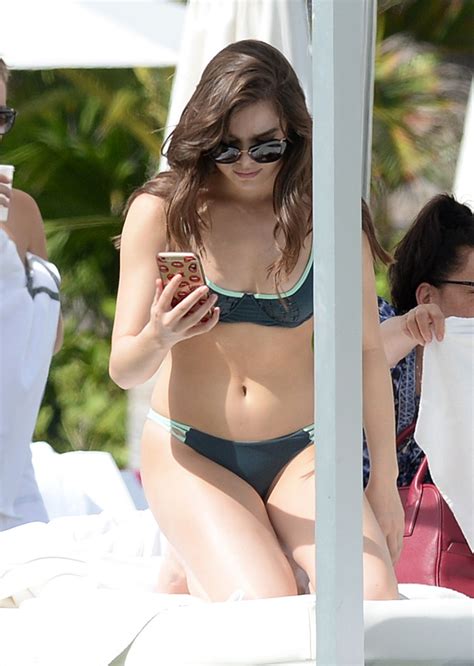 Hailee Steinfeld In Bikini At Hotel Pool In Miami Hawtcelebs