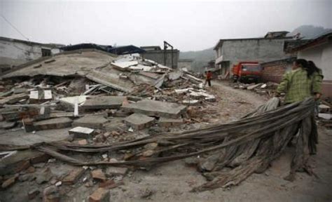 แผ่นดินไหวขนาด 7.8 ที่เมือง tangshan ประเทศจีนเมื่อวันที่ 28 กรกฎาคม. เหยื่อแผ่นดินไหวจีนประท้วงโดนทอดทิ้ง
