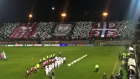 If you are using an ad blocker, please consider supporting us by disabling the blocking of ads for our. File:Curva sud Crotone-Cagliari 3-1.jpg - Wikipedia