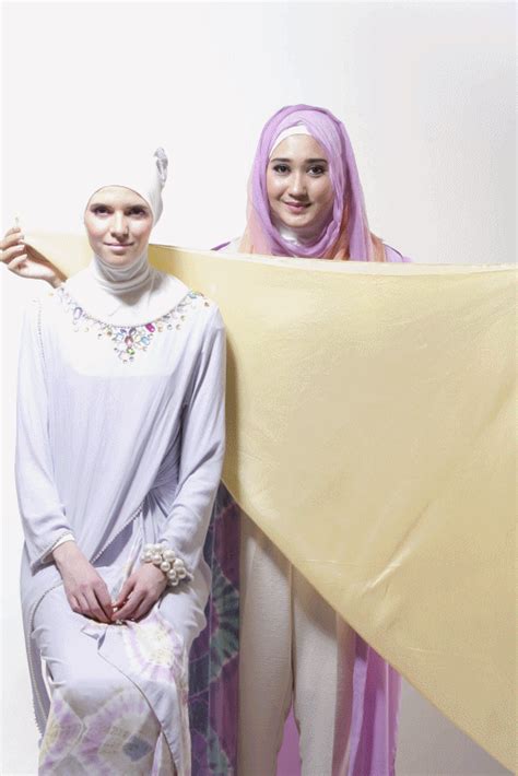 Tutorial Hijab Untuk Acara Resmi By Dian Pelangi