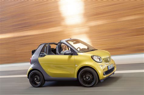 New smart fortwo cabrio Is Available to Order, Just in Time for ...