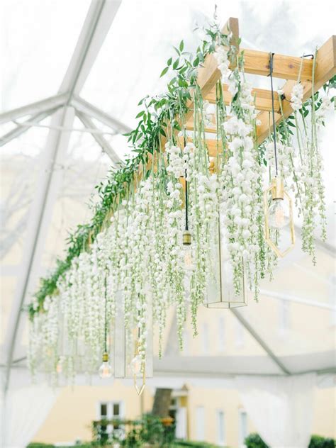 30 Hanging Wedding Flower Decorations That Are Show Stopping